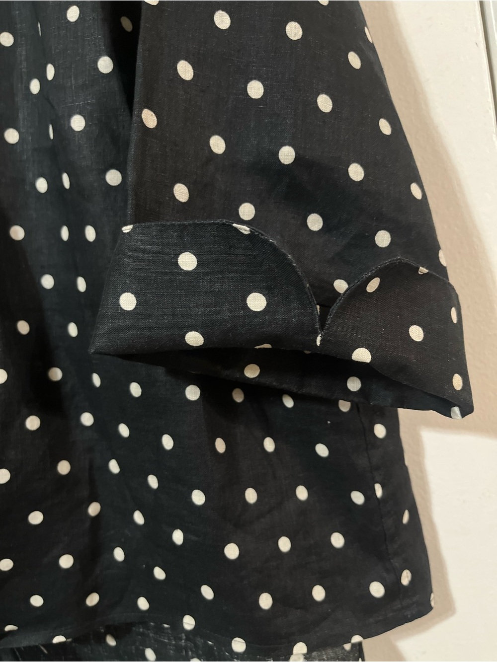 Chico's 1 or Women's Med 8 100% Linen Polka Dot Tie-Front Button-Up Shirt Black - Picture 3 of 6